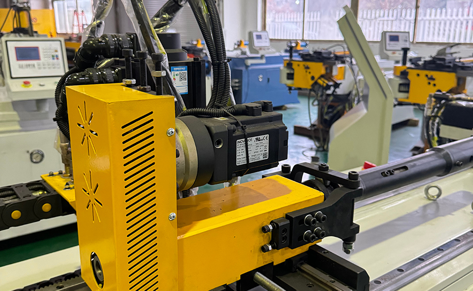 Plne automatický CNC ohýbačka rúrok série SS Plne automatický CNC ohýbačka rúrok série SS