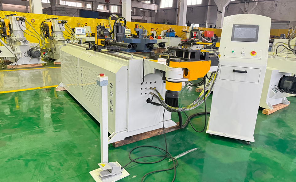 Plne automatický CNC ohýbačka rúrok série SS Plne automatický CNC ohýbačka rúrok série SS