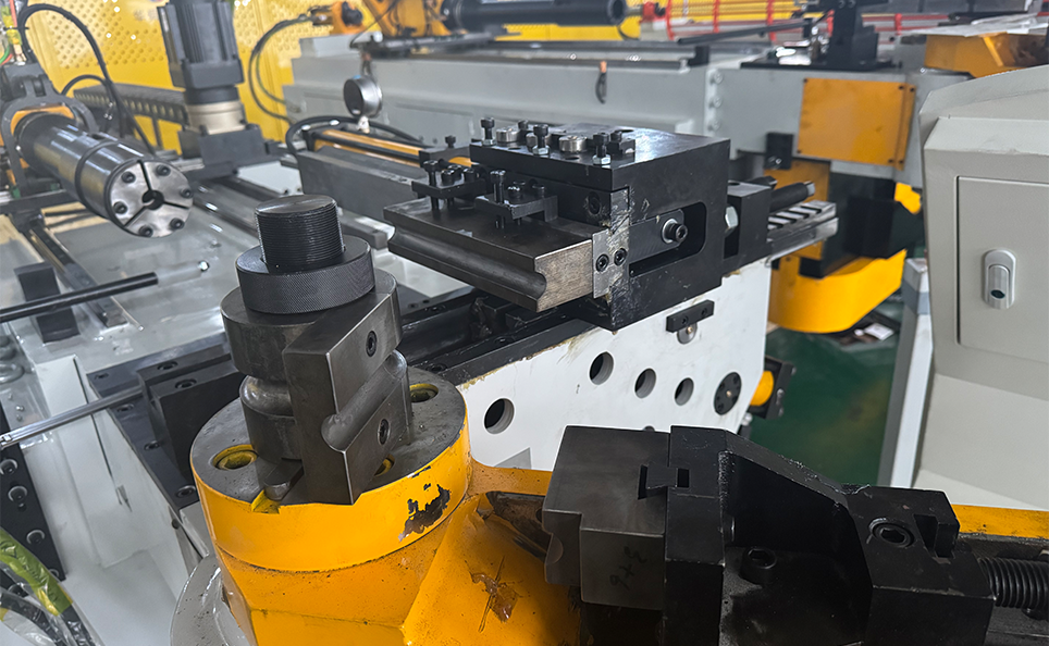 Plne automatický stroj na ohýbanie rúr CNC série S s voliteľnou funkciou simulácie Plne automatický stroj na ohýbanie rúr CNC série S s voliteľnou funkciou simulácie